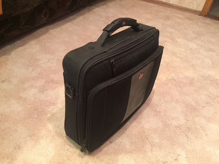 Черная сумка через плечо