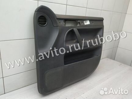 Обшивка передняя правая 7L6867012eknuq VW Touareg