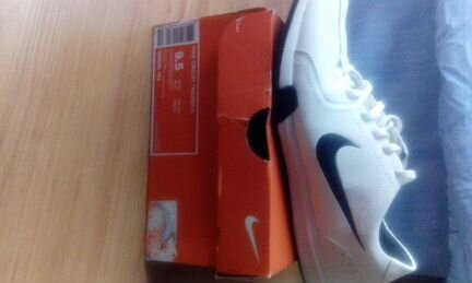 Кроссовки Nike