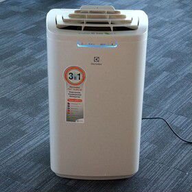 Кондиционер мобильный Electrolux eacm-12 AG