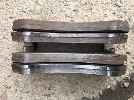 Продам комплект передних тормозных колодок Audi rs