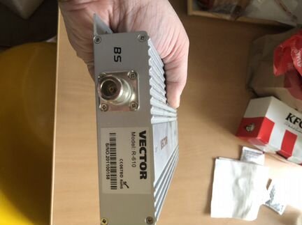 Репитер Vector r-610