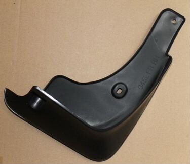 Брызговик передний Тойота Камри 40