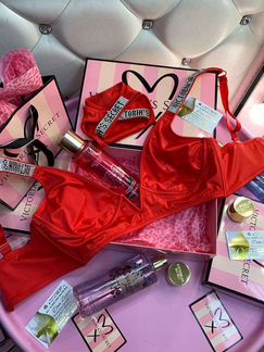 Комплект бюстгальтер трусики victoria secret