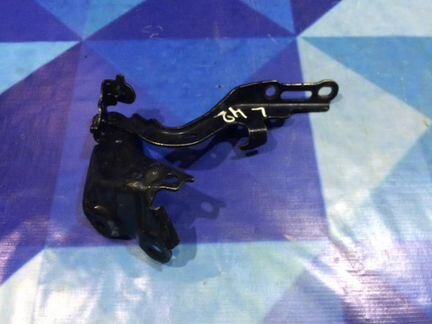 Петля капота левая лексус ис 2