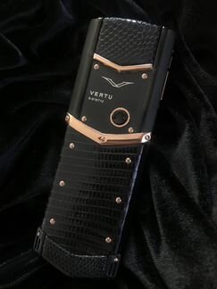 Vertu Signature S Design Red Gold Black Iguana