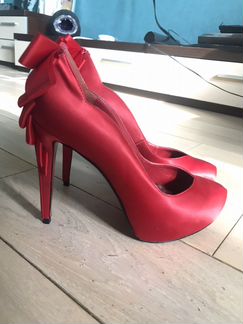 Туфли красные из сатина