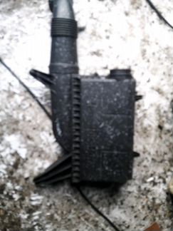 Корпус воздушного фильтра Мерседес Вито