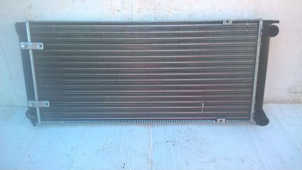 Радиатор охлаждения с А/С на VW Гольф-2 1983-1992