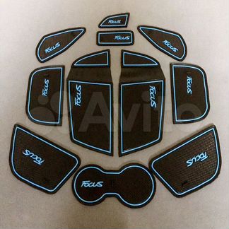 Резиновые коврики в ниши салона Ford Focus 3