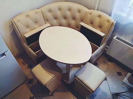 Кухонный уголок со столом и стульями бу