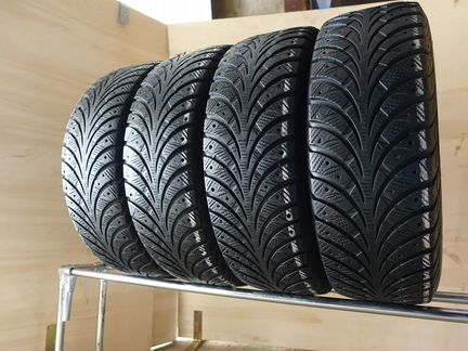 195 65 15 Goodyear UltraGrip Extreme 677W