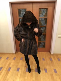 Шуба норковая с капюшоном коричневая б/у состояние