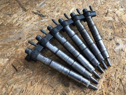 Форсунка топливная BMW X5 / F01 / F10 0445117017