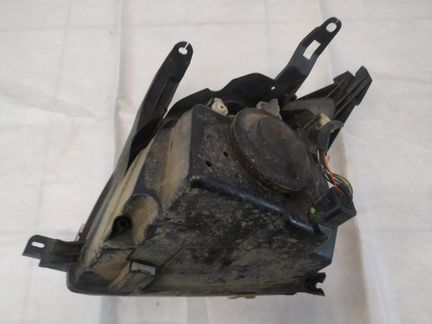 Фара правая Ford Fusion CBK 1.4 fxja 2007