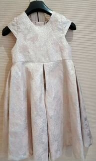 Платье фирмы Акула, в отличном состоянии