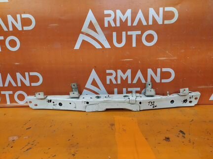 Панель передняя (суппорт радиатора) верхний Nissan