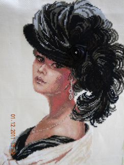 Вышитые картины (крестиком) и иконы из бисера