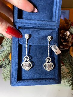 Золотые серьги с брилоиантами в стиле Messika