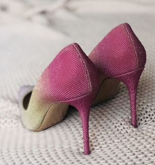 Продаю лодочки Casadei