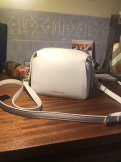 Женская сумка белая Charles and keith