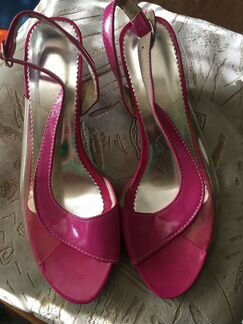 Босоножки новые