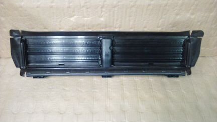 Воздуховод нижний накладка дефлектор Мерседес 213