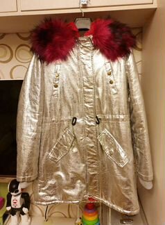 Куртка-парка серебряная с ярко-розовым мехом