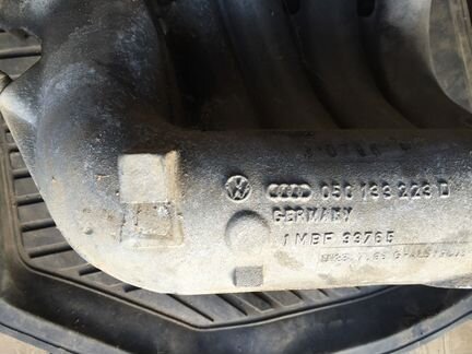 Коллектор впускной 050133223D 1.6 AHL Audi VW