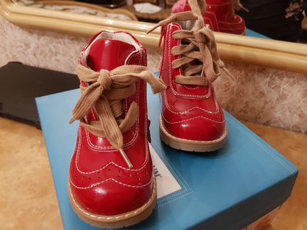 Новые ботинки