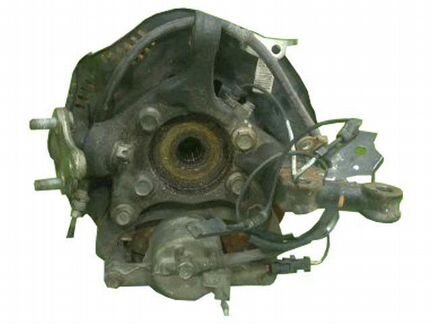 Кулак поворотный левый Toyota Auris
