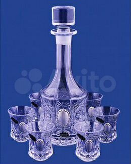 Графин со стопками