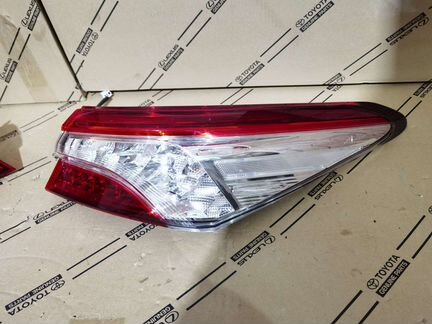 Toyota Camry 70 фонарь диодный