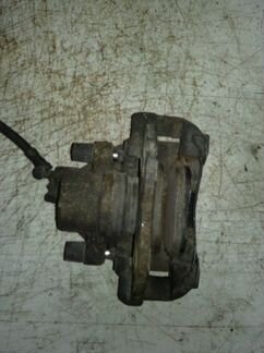 Суппорт передний правый Ford Focus 2 2004-2011