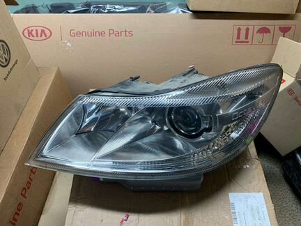 Фара левая ксенон на skoda octavia A5, 1Z1941015G