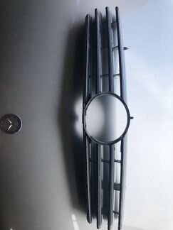 Решетка радиатора Mercedes-Benz