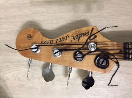 Гитара Fender jazz bass