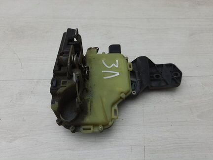 Замок двери задний левый Vw Passat B5 AWM 2002