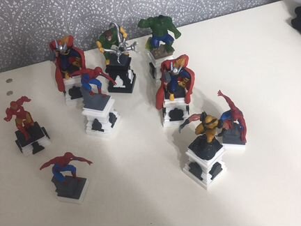 Фигурки героев