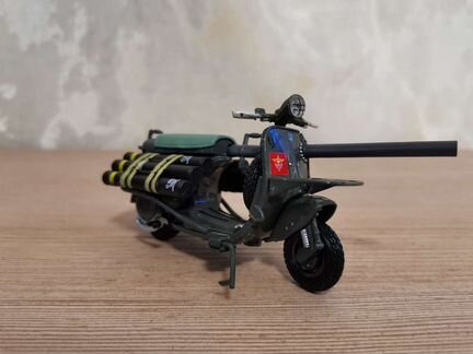 Модель мотороллера Vespa 1:18