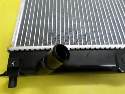 Радиатор охлаждения Мазда CX-7 2006-2012г новый