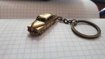 Брелок, машинки-легенды, бронза
