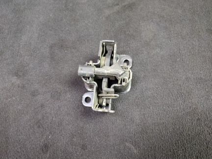 Замок капота Mercedes W211 E211 M272 3.0 2006