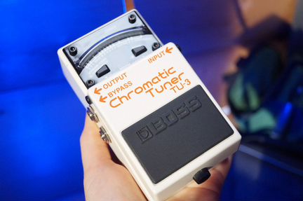 Гитарная педаль boss chromatic tuner