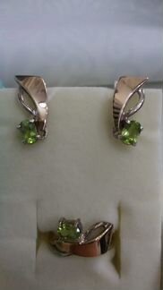 Набор серьги,кольцо серебро в позолоте с хризолито