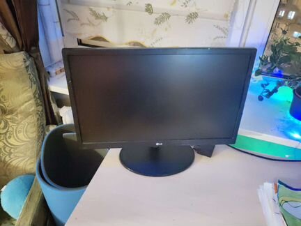Монитор lg 22