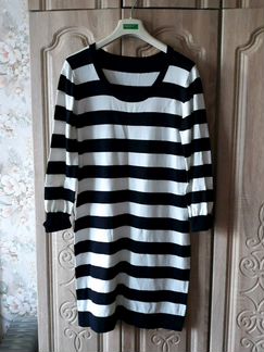 Красивое платье в черно-белую полоску (новое)