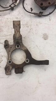 Кулак поворотный передний правый Opel Astra H