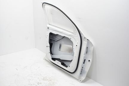 Дверь передняя левая голая Mercedes W205 C-Class