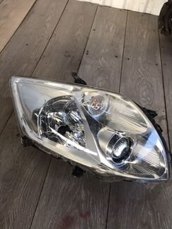 Фара правая Тойота Аурис Toyota Auris